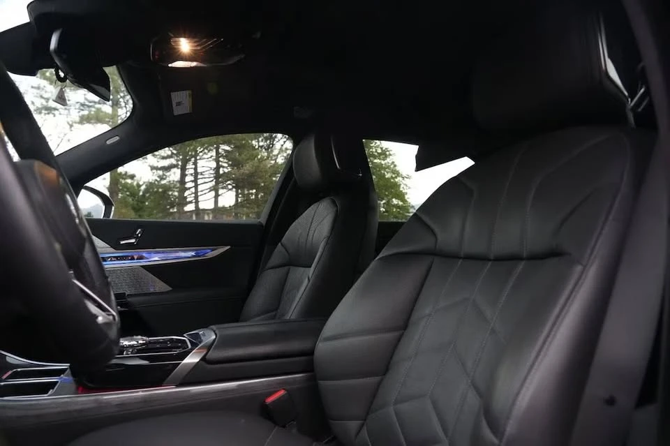 2024 BMW G70 7 Series - Image 8 of 20