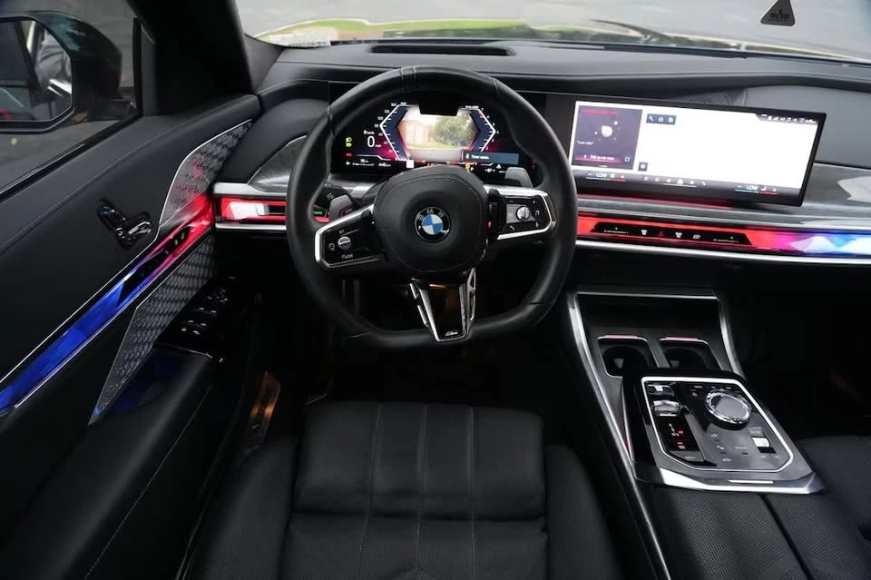 2024 BMW G70 7 Series - Image 11 of 20