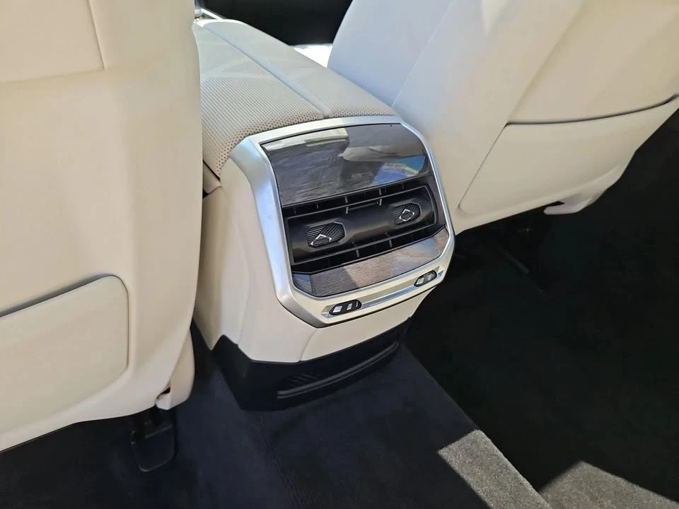 2024 BMW G70 7 Series - Image 18 of 20