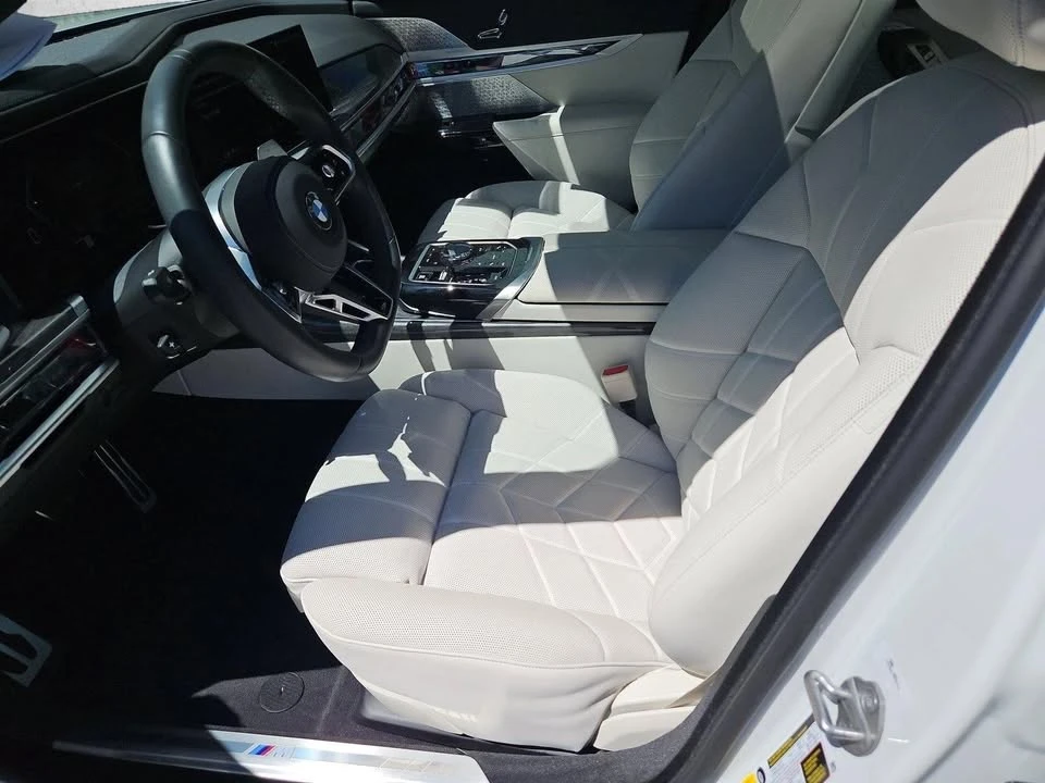 2024 BMW G70 7 Series - Image 17 of 20