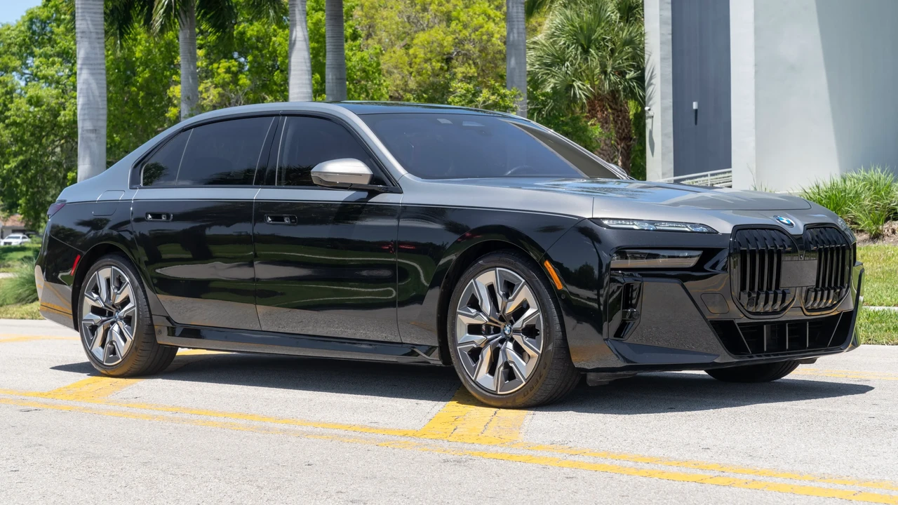 2024 BMW G70 7 Series - Image 3 of 31