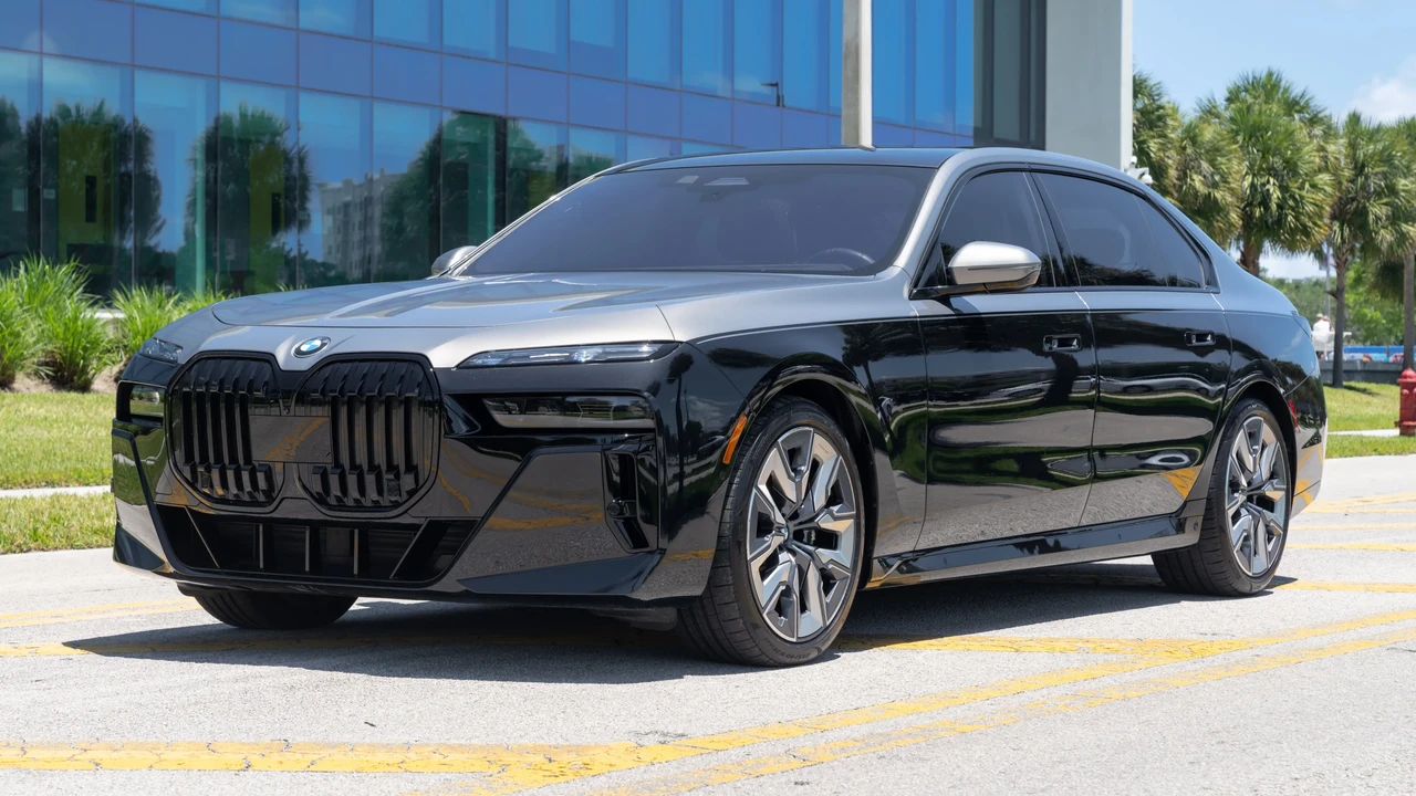 2024 BMW G70 7 Series - Image 9 of 31