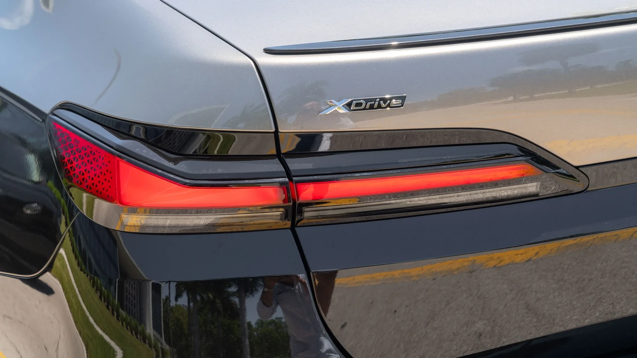 2024 BMW G70 7 Series - Image 10 of 31