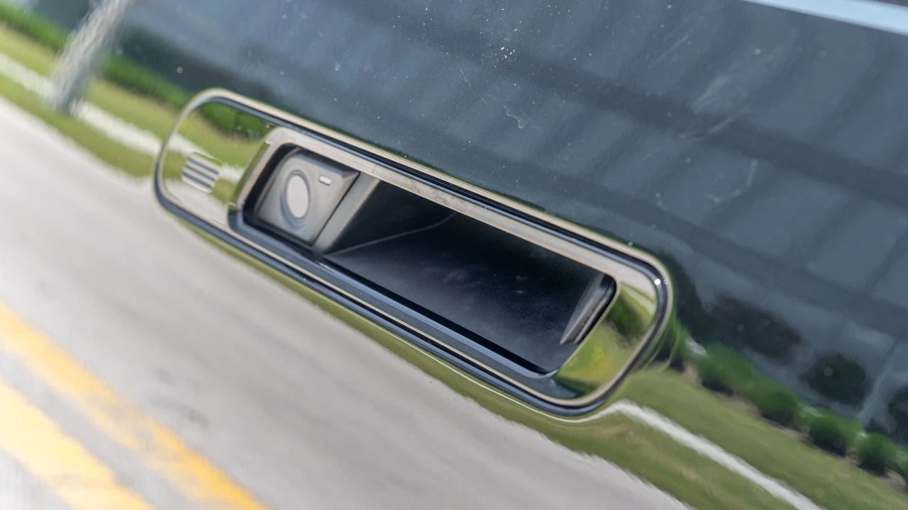 2024 BMW G70 7 Series - Image 25 of 31