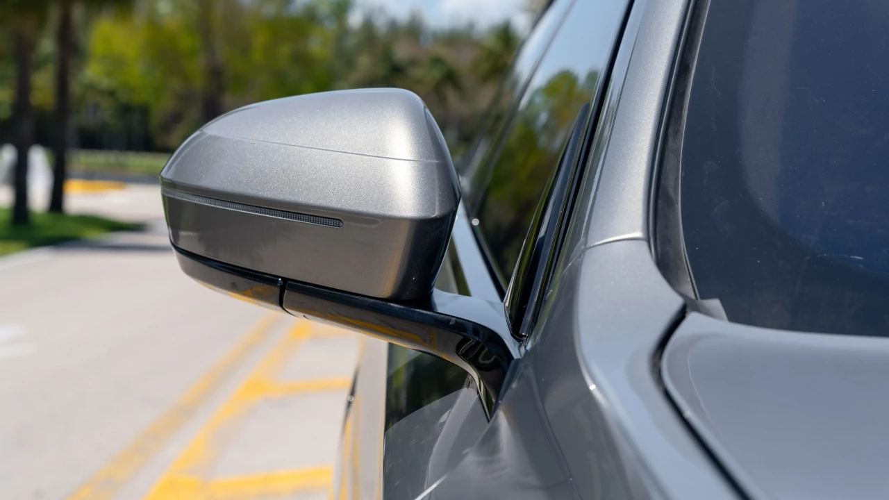 2024 BMW G70 7 Series - Image 16 of 31