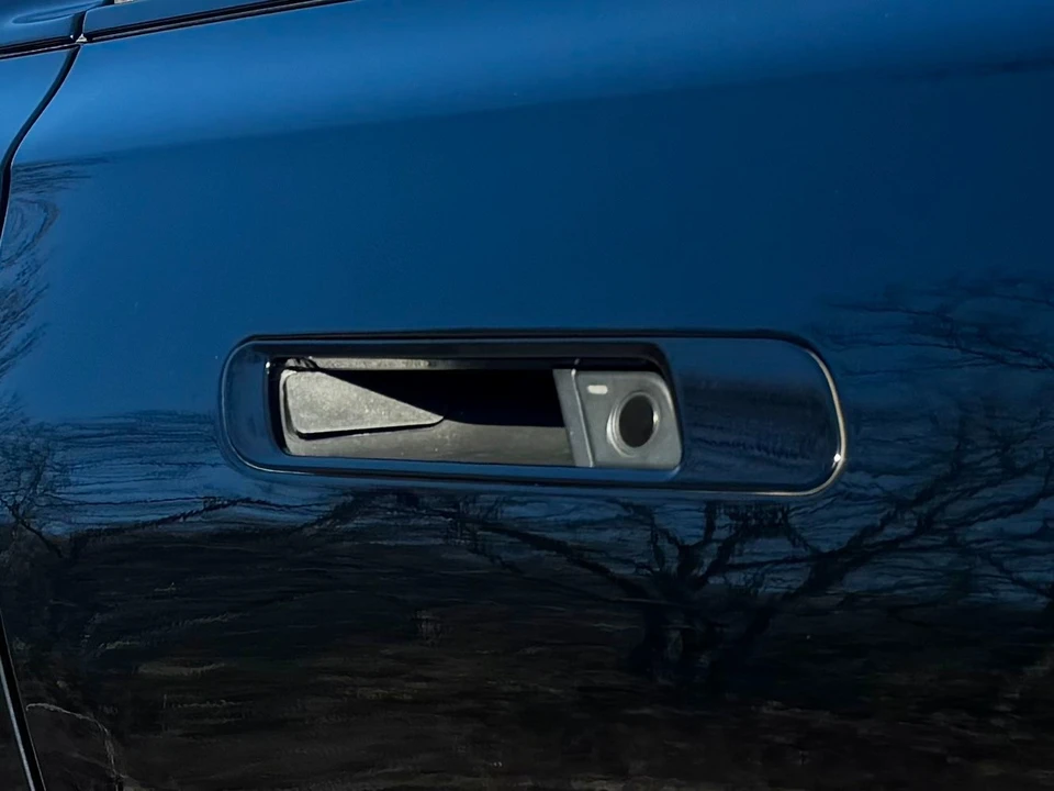 2024 BMW G70 7 Series - Image 16 of 21