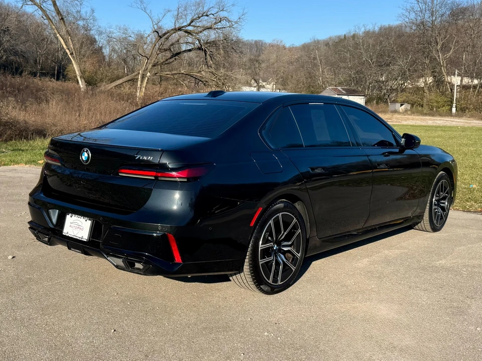 2024 BMW G70 7 Series - Image 3 of 21