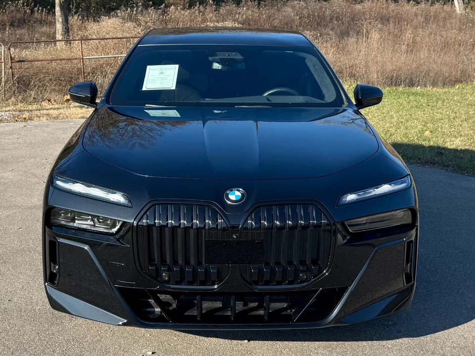 2024 BMW G70 7 Series - Image 5 of 12