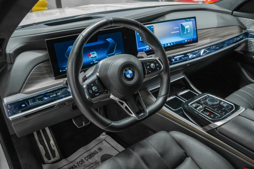 2024 BMW G70 7 Series - Image 12 of 21