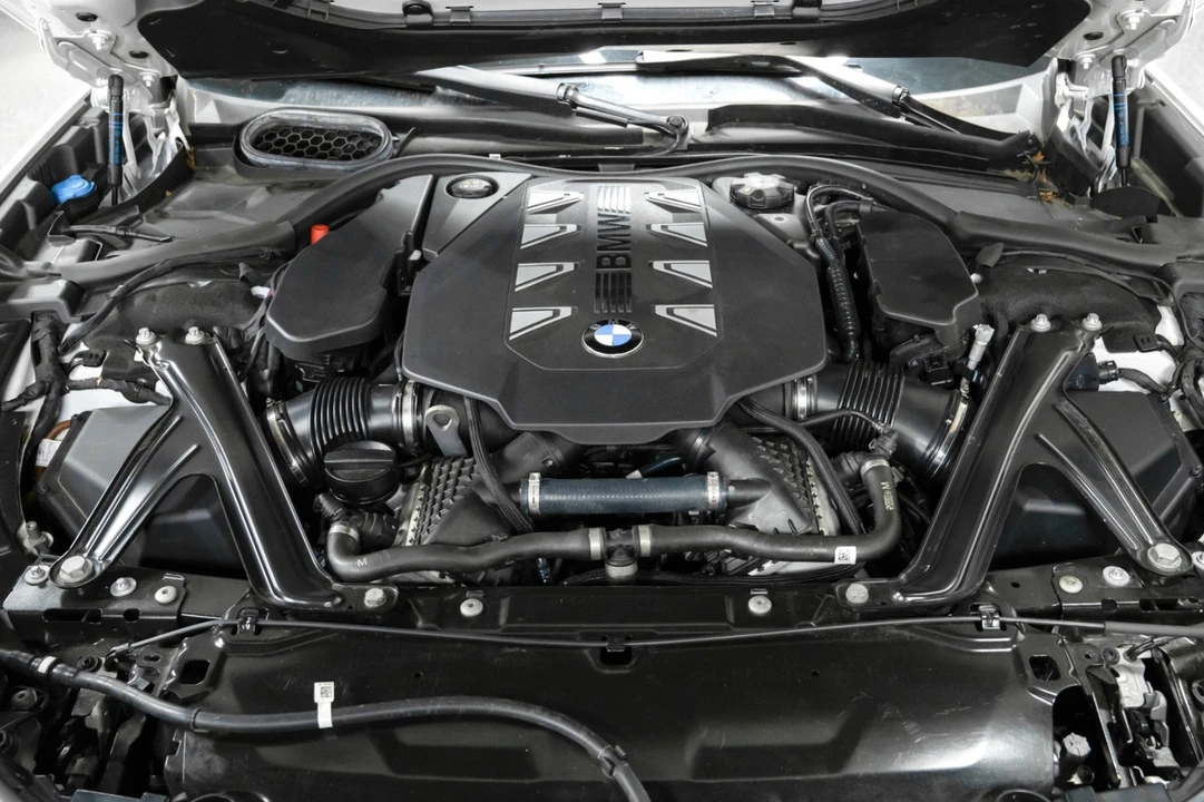 2024 BMW G70 7 Series - Image 11 of 21