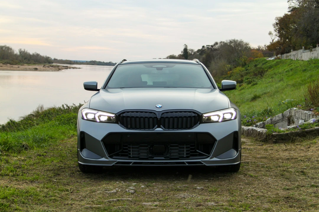 2024 BMW Alpina B3 - Image 2 of 21
