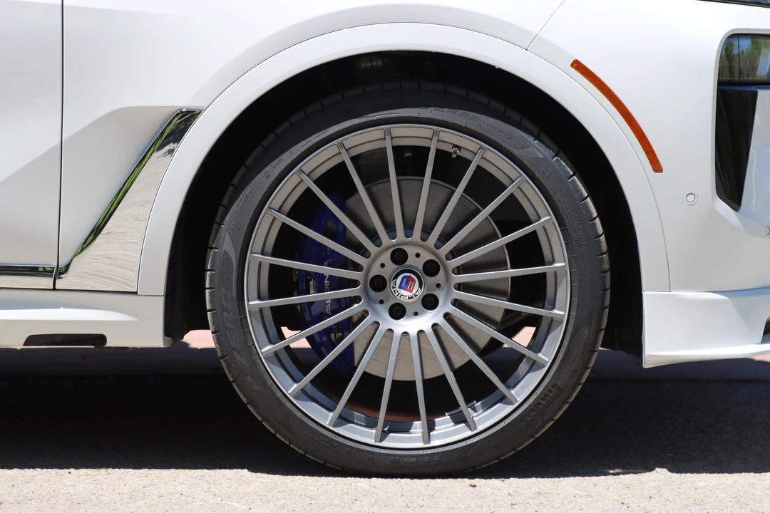 2024 BMW Alpina XB7 - Image 23 of 31