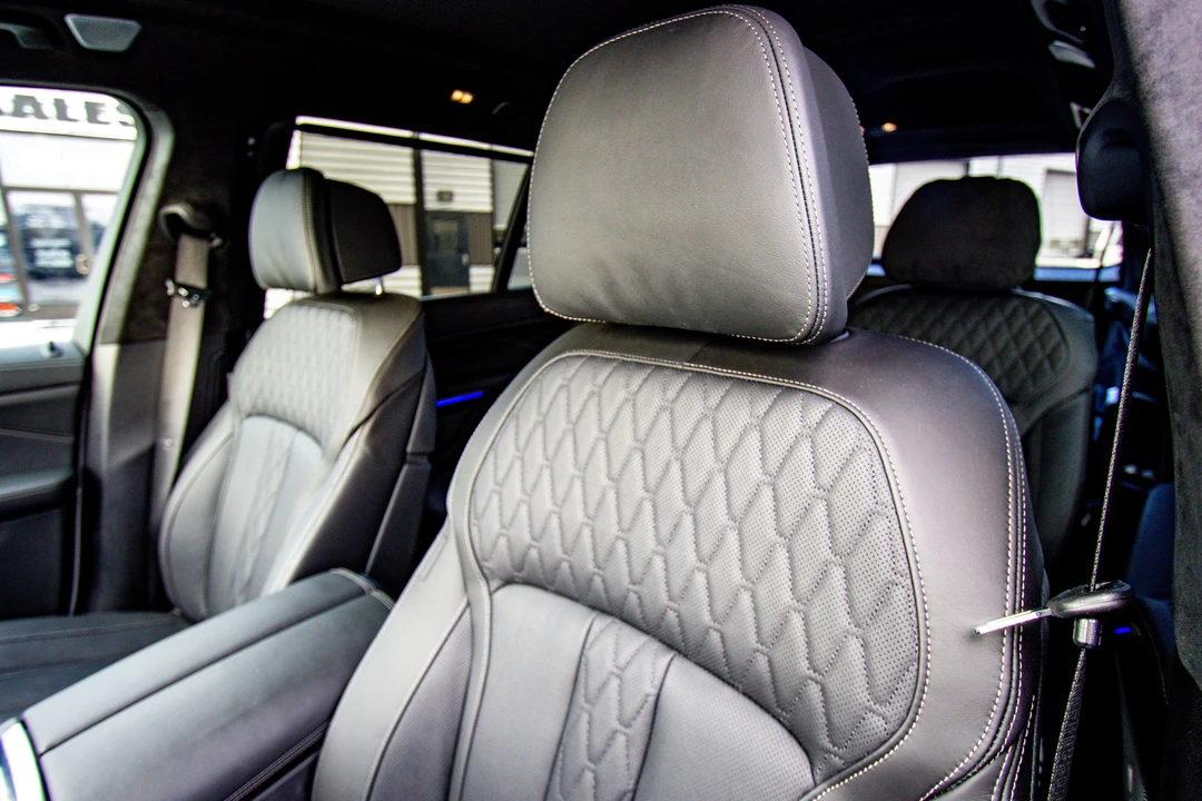 2024 BMW Alpina XB7 - Image 29 of 31