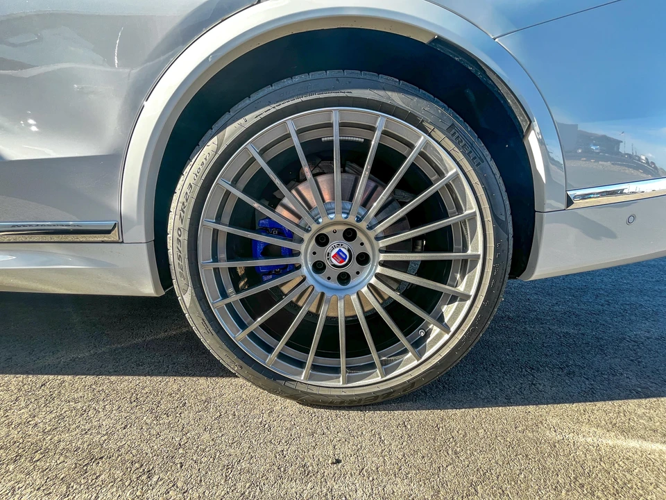 2024 BMW Alpina XB7 - Image 20 of 31