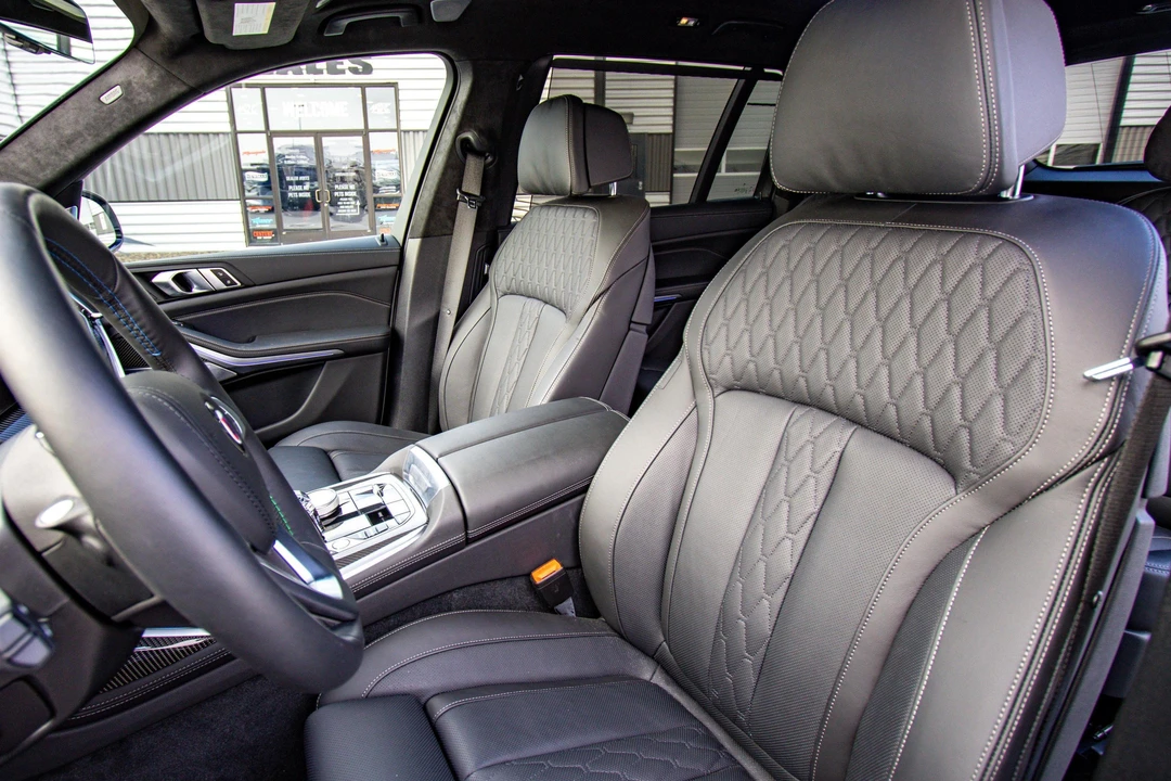2024 BMW Alpina XB7 - Image 25 of 31