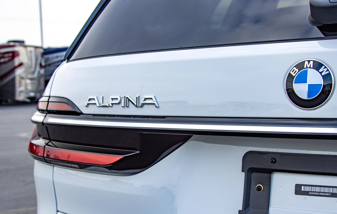 2024 BMW Alpina XB7 - Image 17 of 31