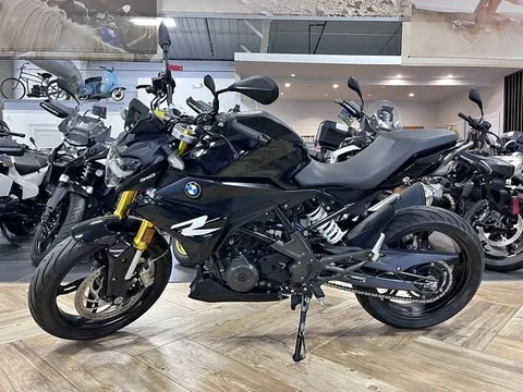 2024 BMW G 310 R Triple Black
