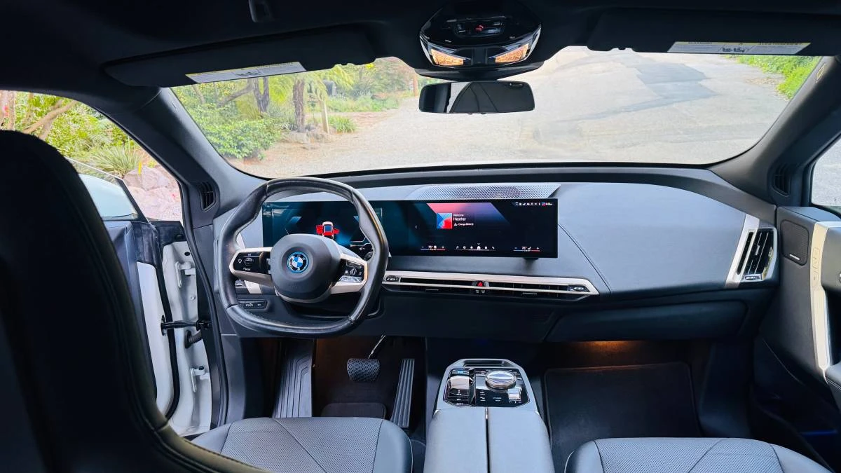 2024 BMW I20 iX - Image 8 of 12