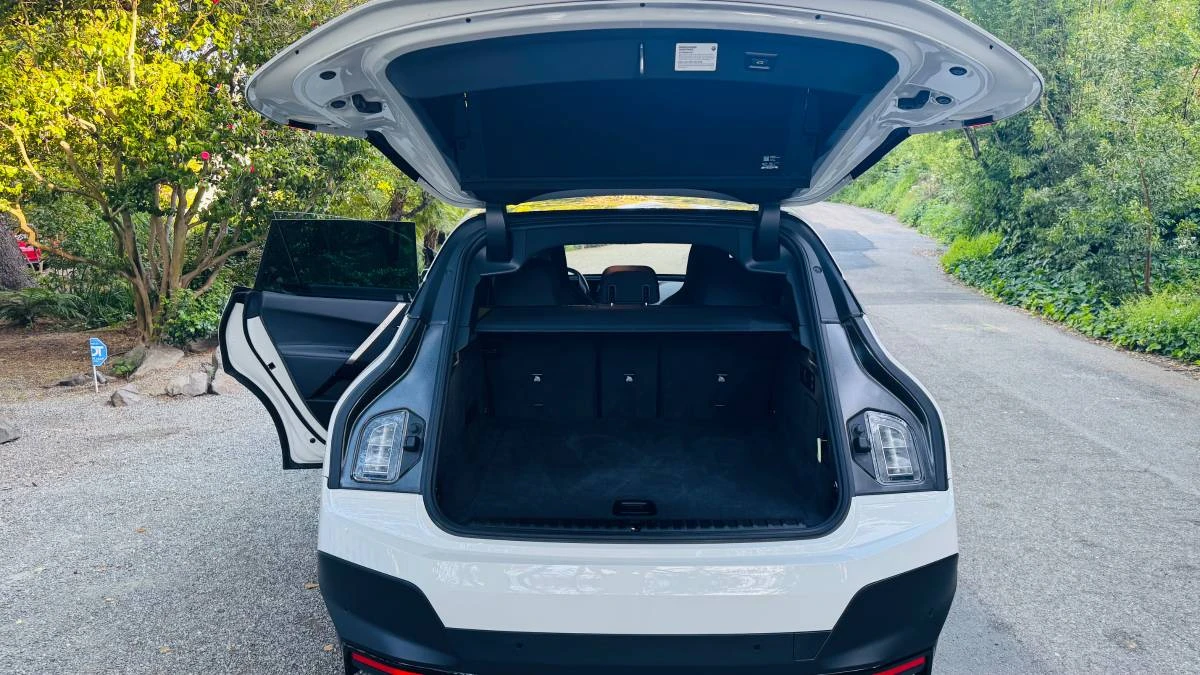 2024 BMW I20 iX - Image 7 of 12