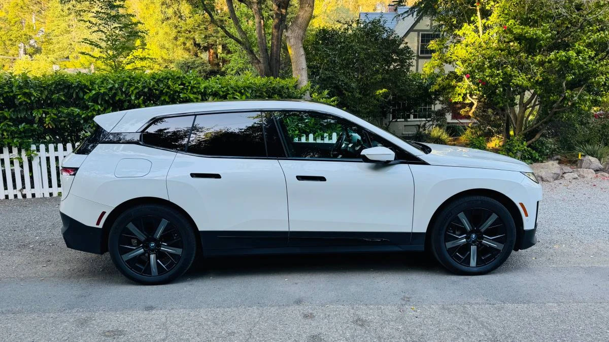 2024 BMW I20 iX - Image 3 of 12
