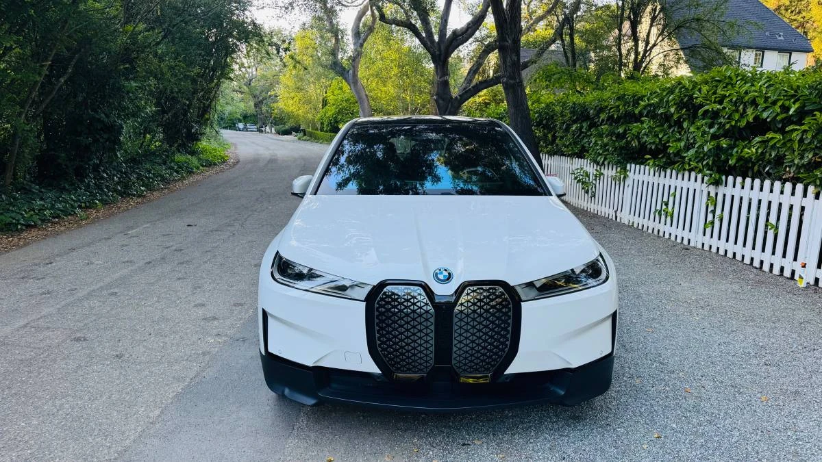 2024 BMW I20 iX - Image 2 of 12