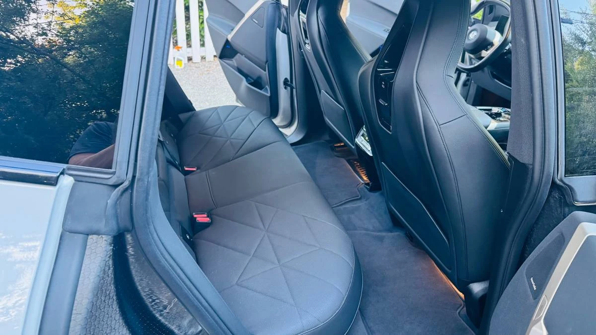 2024 BMW I20 iX - Image 9 of 12