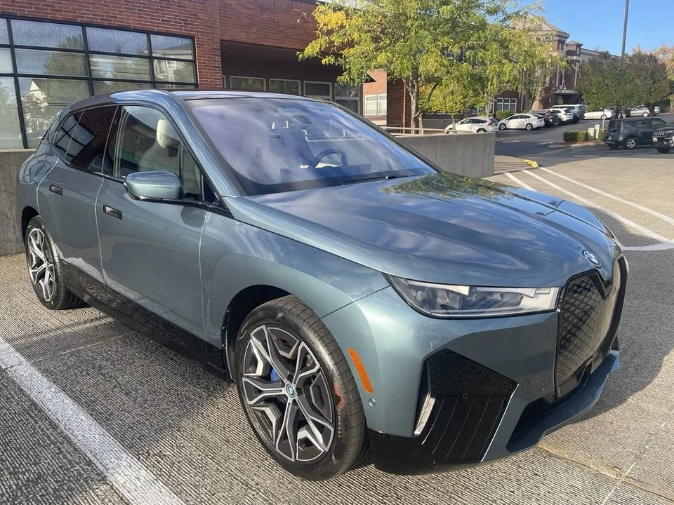 2024 BMW I20 iX - Image 2 of 16