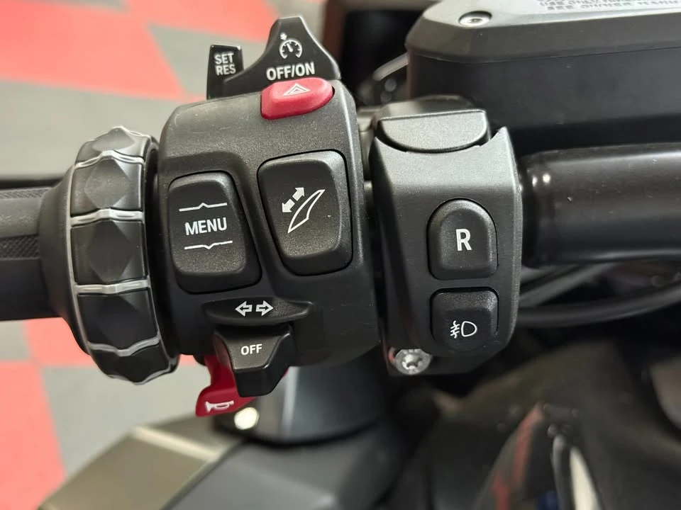 2024 BMW K1600 - Image 17 of 20