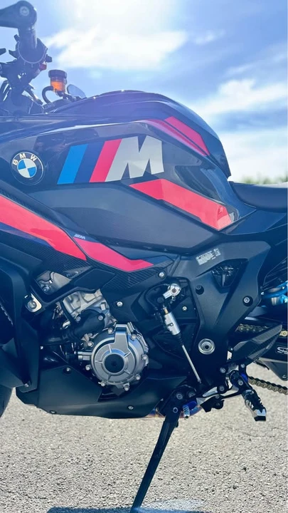 2024 BMW M1000 - Image 11 of 19