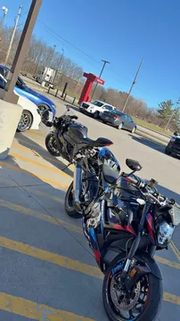 2024 BMW M1000 R
