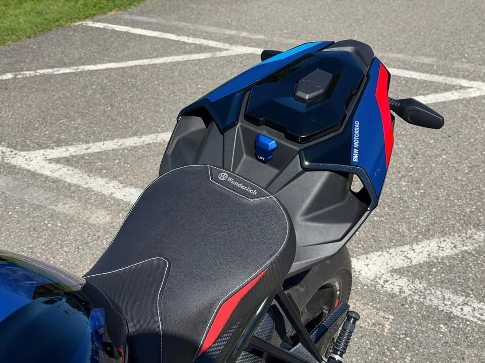 2024 BMW M1000 - Image 10 of 10