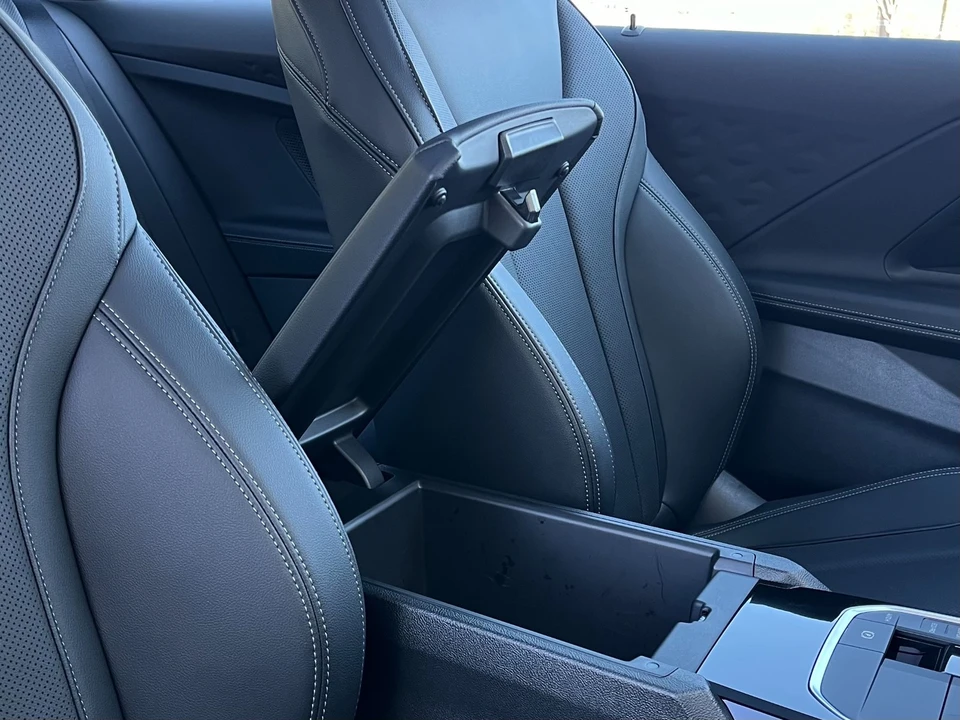 2024 BMW G42 M240i - Image 19 of 21