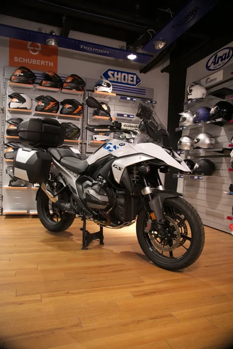 2024 BMW R 12 nineT - Image 15 of 17