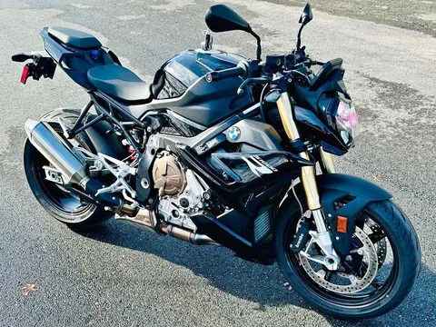 2024 BMW S 1000 R