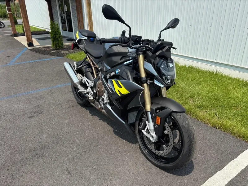 2024 BMW S1000 - Image 2 of 8