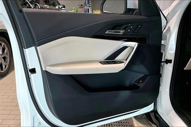 2024 BMW U11/U12 X1 - Image 10 of 15