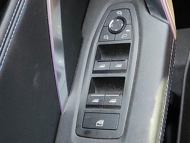 2024 BMW U11/U12 X1 - Image 17 of 20