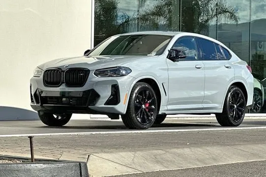 2024 BMW X4 M40i AWD