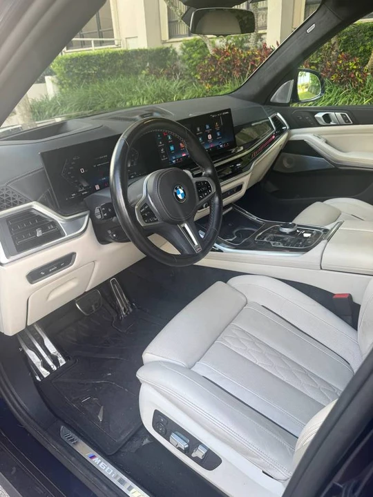 2024 BMW X7 - Image 18 of 24