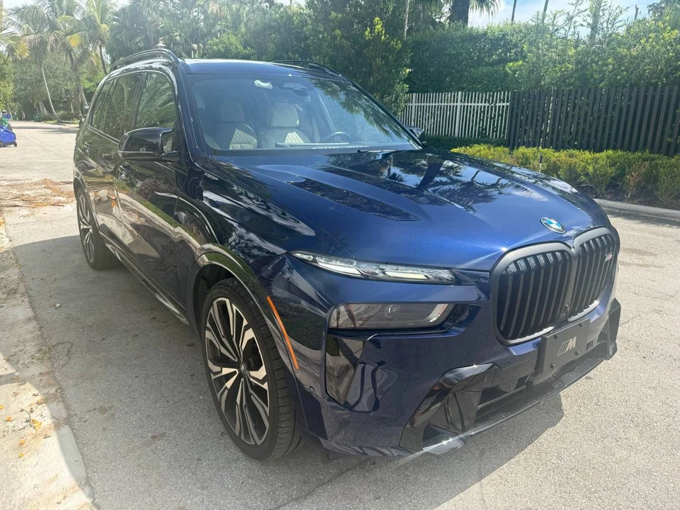 2024 BMW X7 - Image 2 of 24