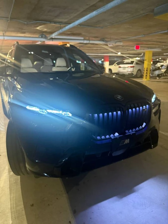 2024 BMW X7 - Image 12 of 24