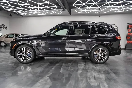 2024 BMW X7 M60i Sport Utility 4D