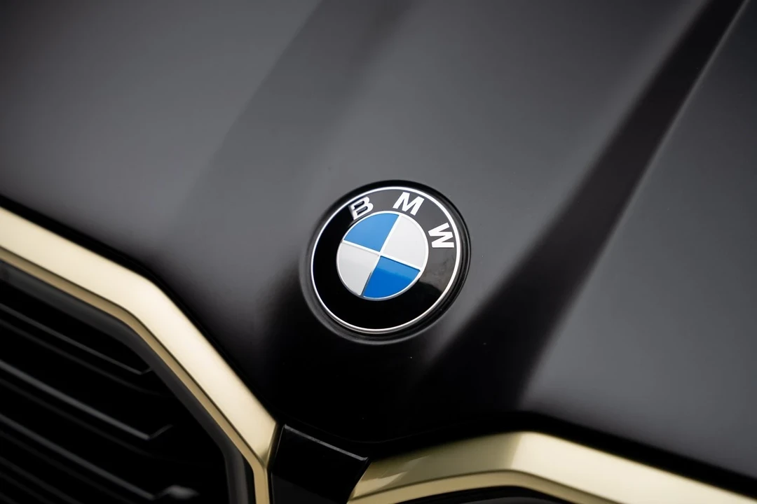 2024 BMW XM - Image 12 of 21
