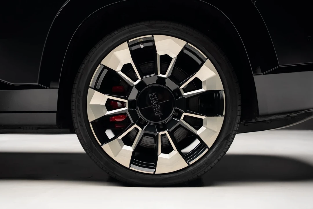 2024 BMW XM - Image 21 of 21