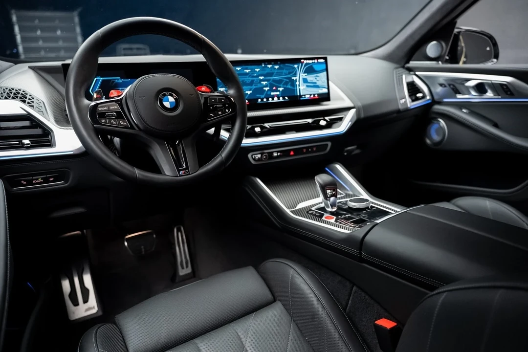 2024 BMW XM - Image 2 of 21