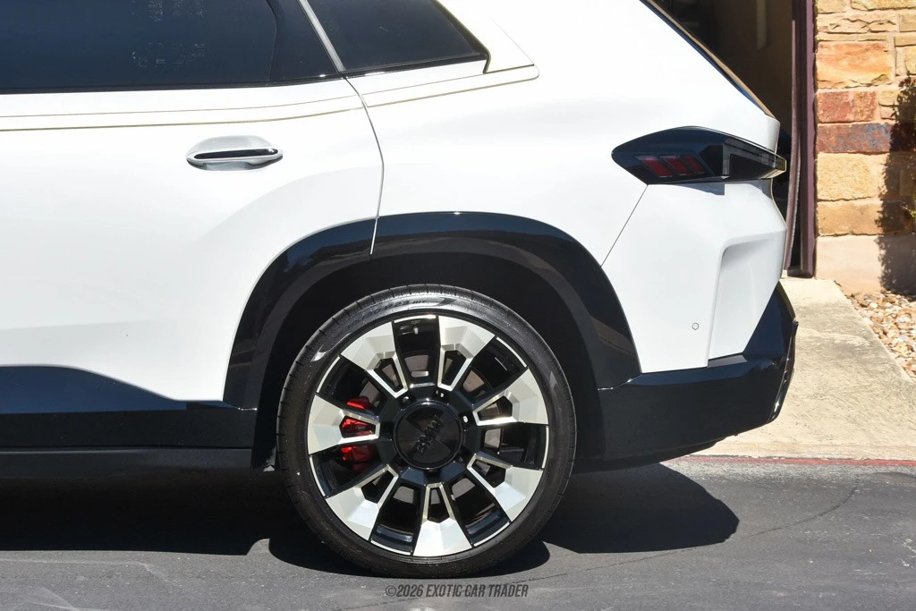 2024 BMW XM - Image 5 of 12