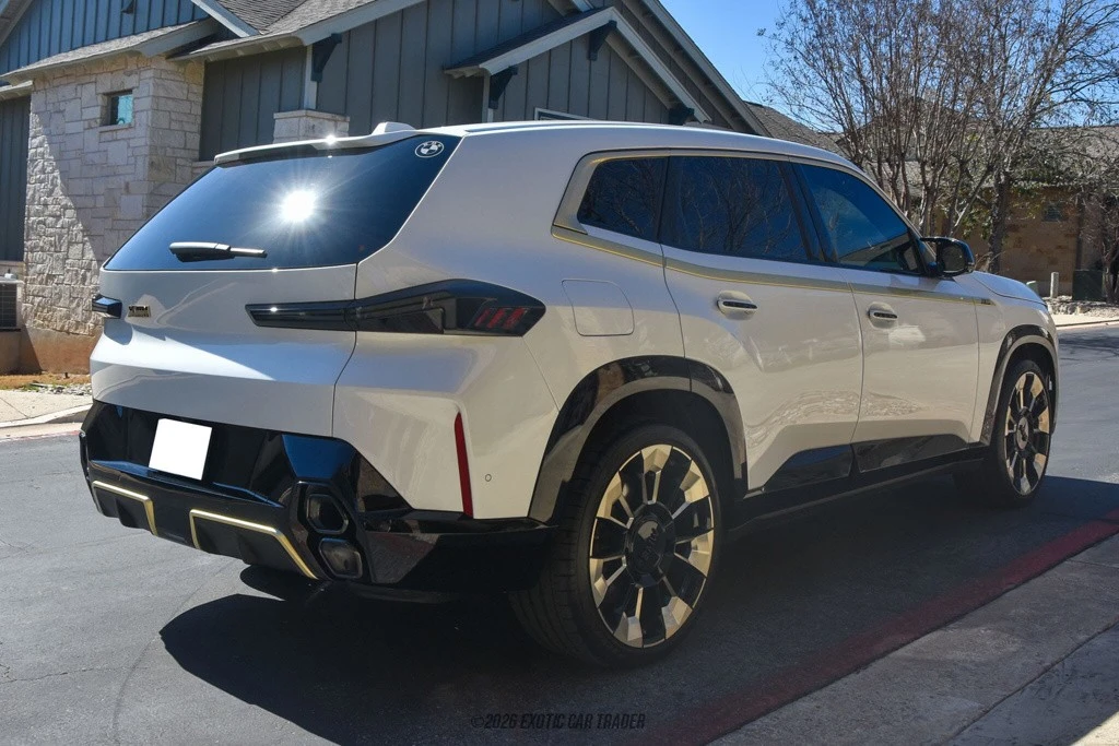 2024 BMW XM - Image 8 of 12