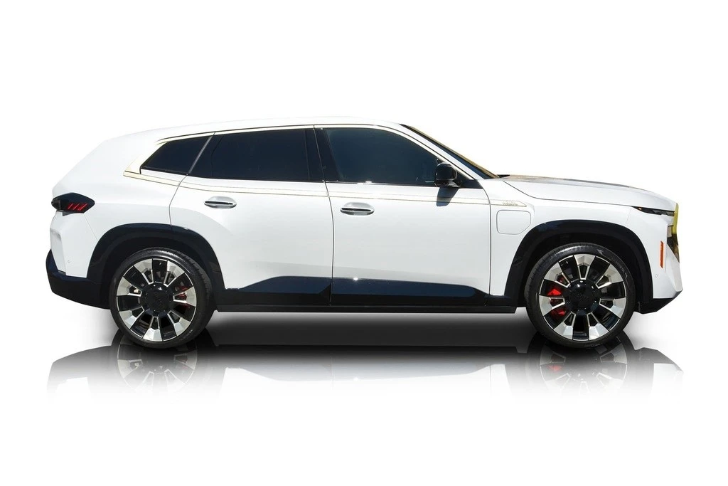 2024 BMW XM - Image 2 of 12