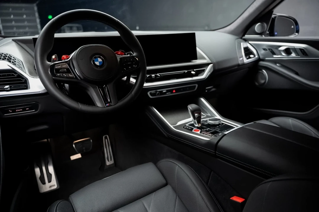 2024 BMW XM - Image 2 of 12