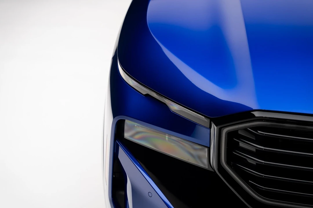 2024 BMW XM - Image 10 of 12